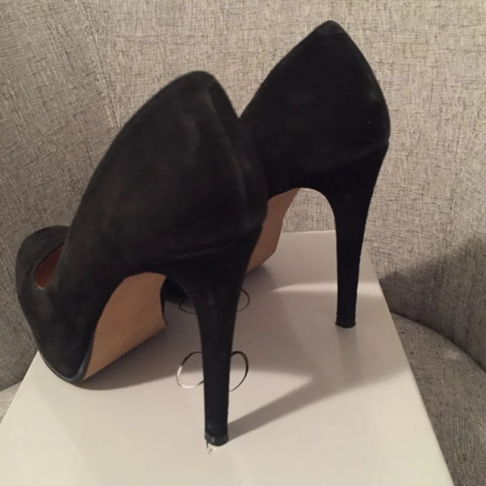 Shoes - Picture 3 of 4